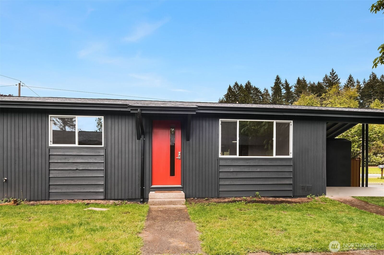 Property Photo:  340 SE Clark Street  WA 98027 