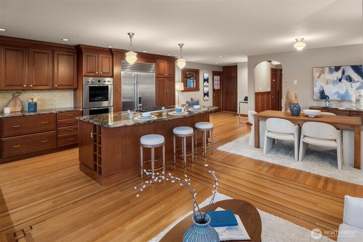 Property Photo:  4117  43rd Avenue NE  WA 98105 