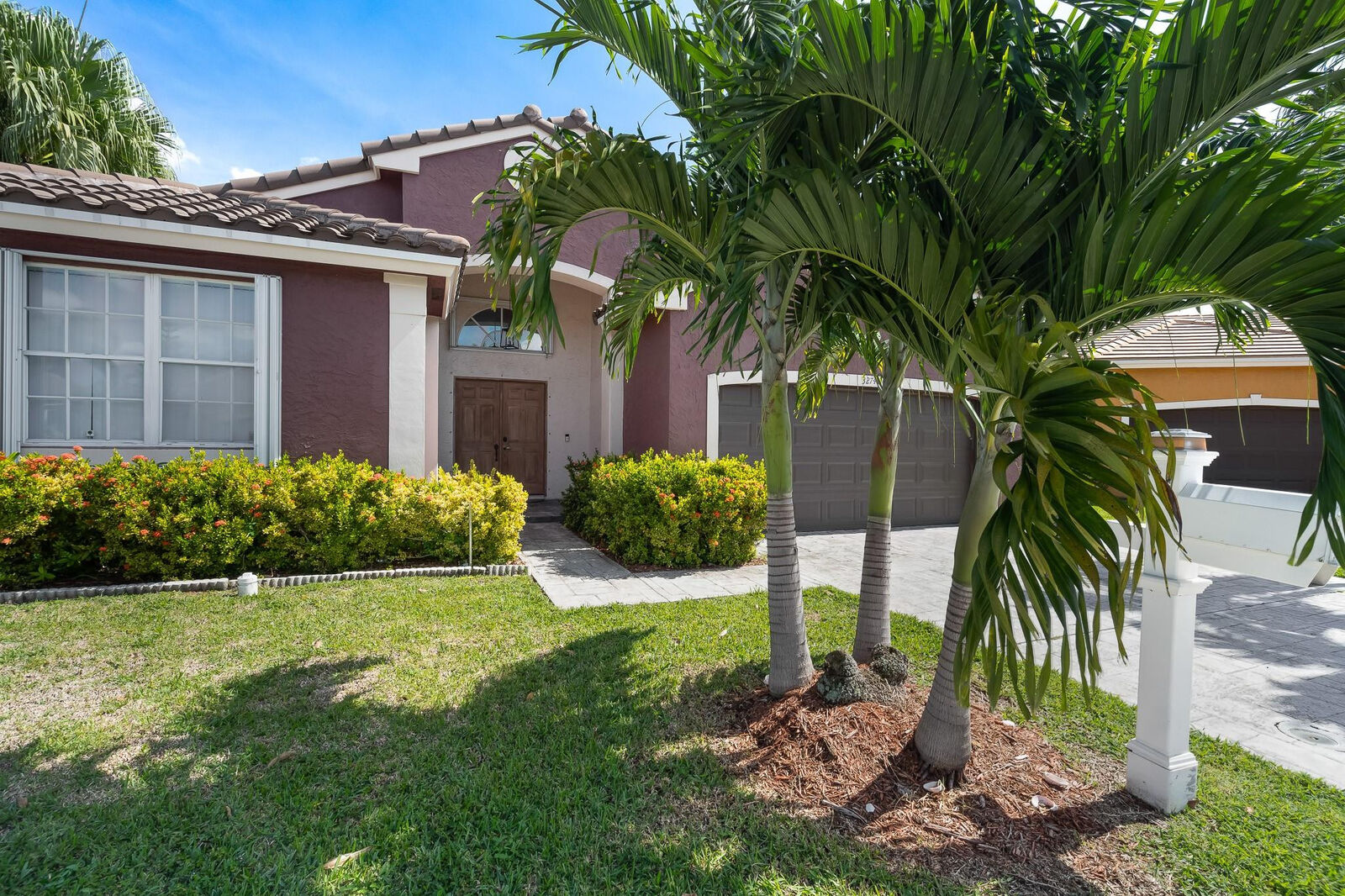 Property Photo:  3274 NW 22nd Avenue  FL 33309 