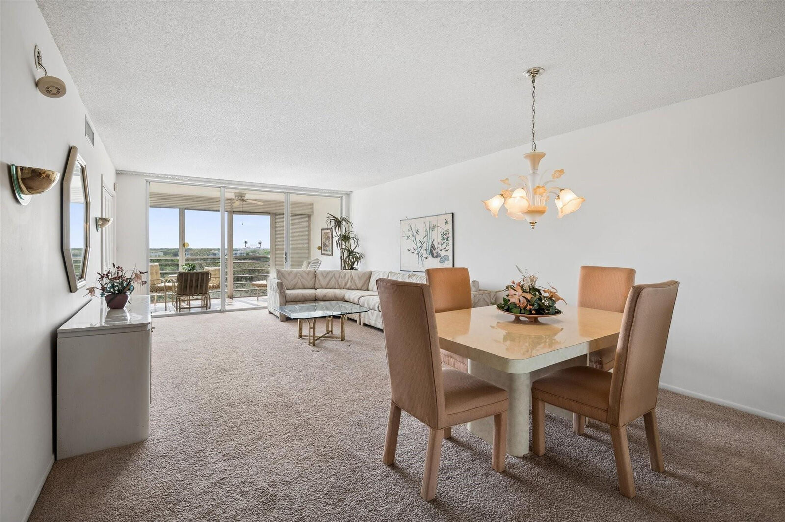 Property Photo: 575 Oaks Lane 908 FL 33069