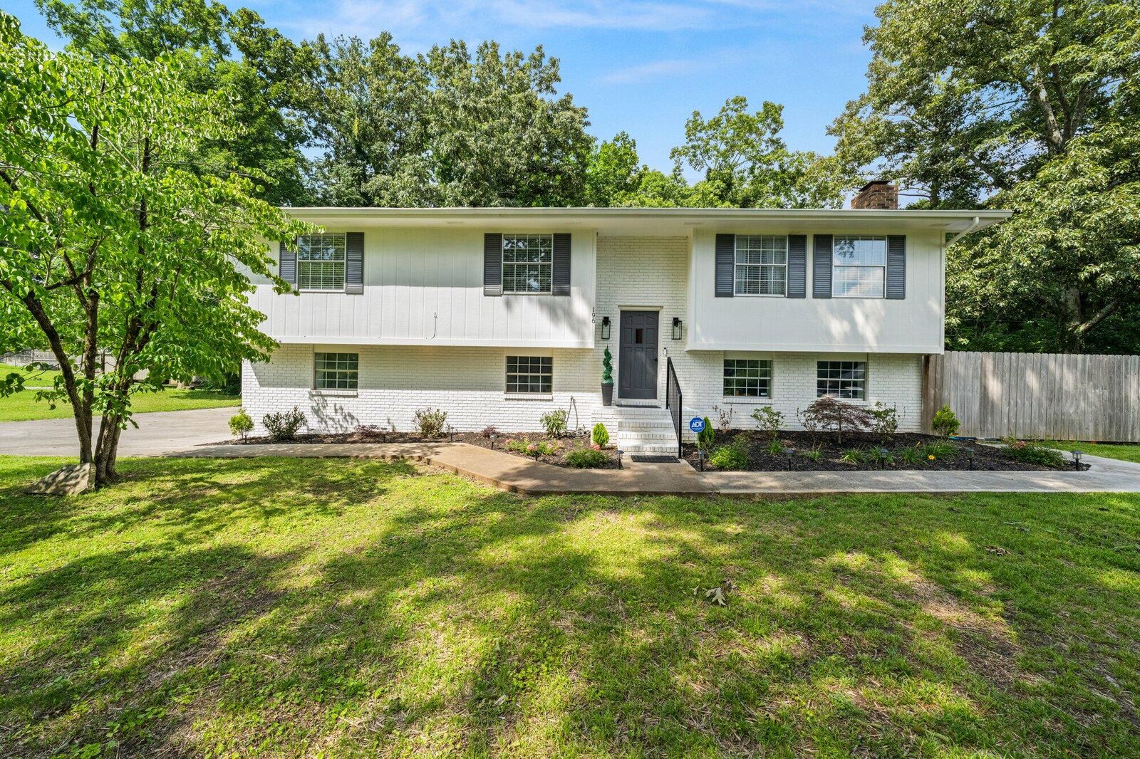 Property Photo:  196 County Road 142  TN 37370 