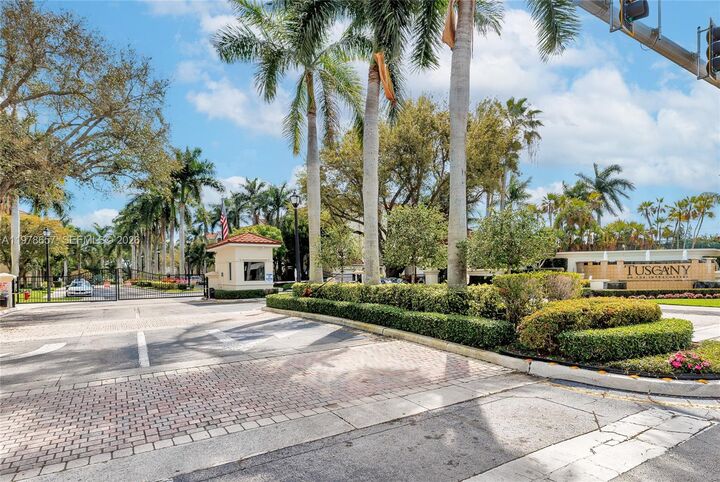 Property Photo:  2309 Tuscany Way 2309  FL 33435 