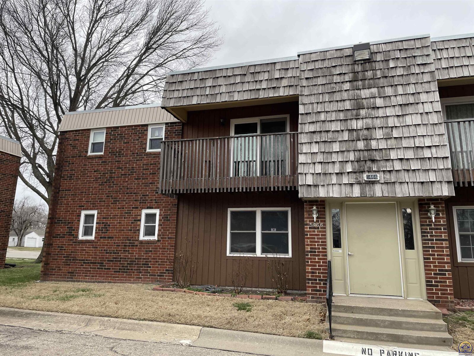 Property Photo:  5466 SW 12th Ter Apt. 3  KS 66604 