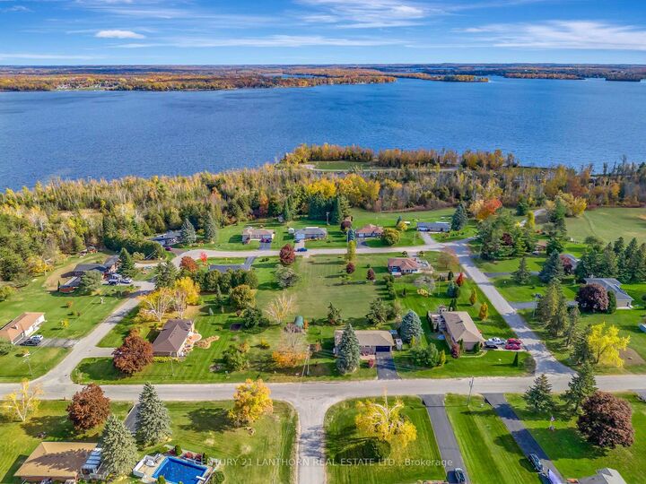 Property Photo:  456 Old Surrey Lane  ON K0M 1A0 