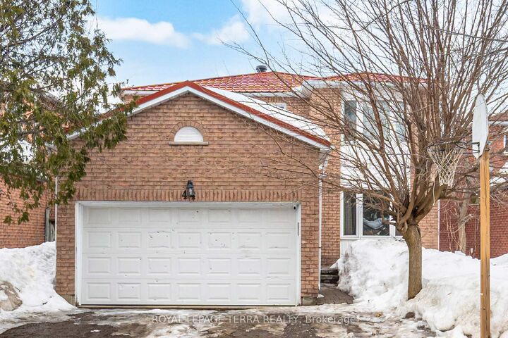 44 Carruthers Crescent — photo 1