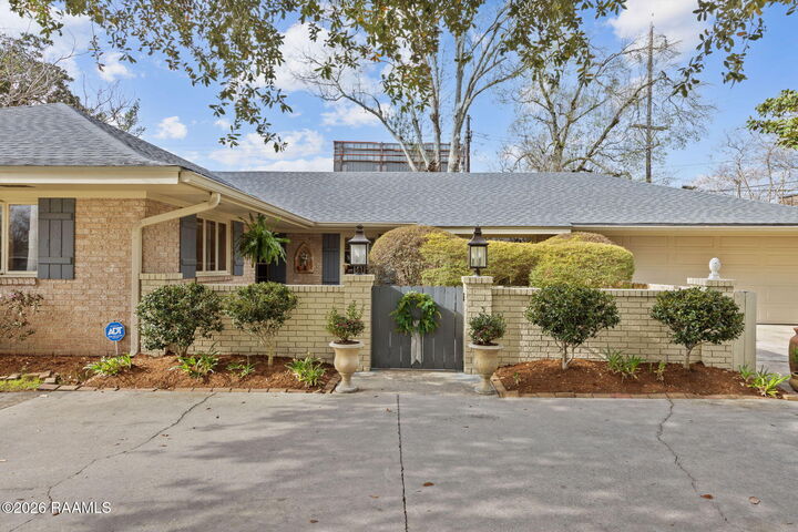 Property Photo:  100 Brentwood Boulevard  LA 70503 