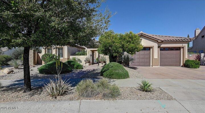 Property Photo:  876 W Elm Court  AZ 85340 