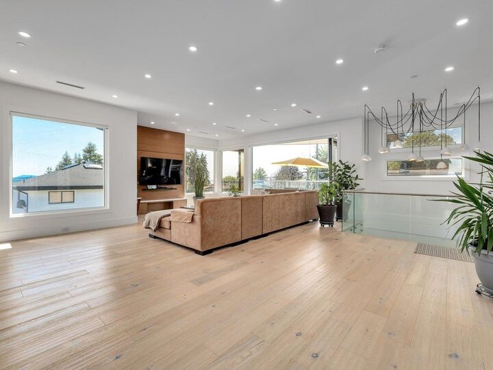 Property Photo: 1126 Stevens Street BC V4B 4X8