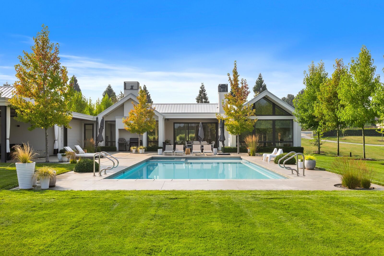 Property Photo: 29091 Tamaric Avenue BC V4X 2C9