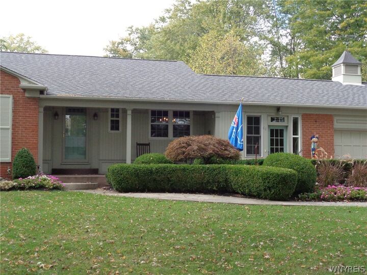 Property Photo: 44 Parkwood Drive NY 14226