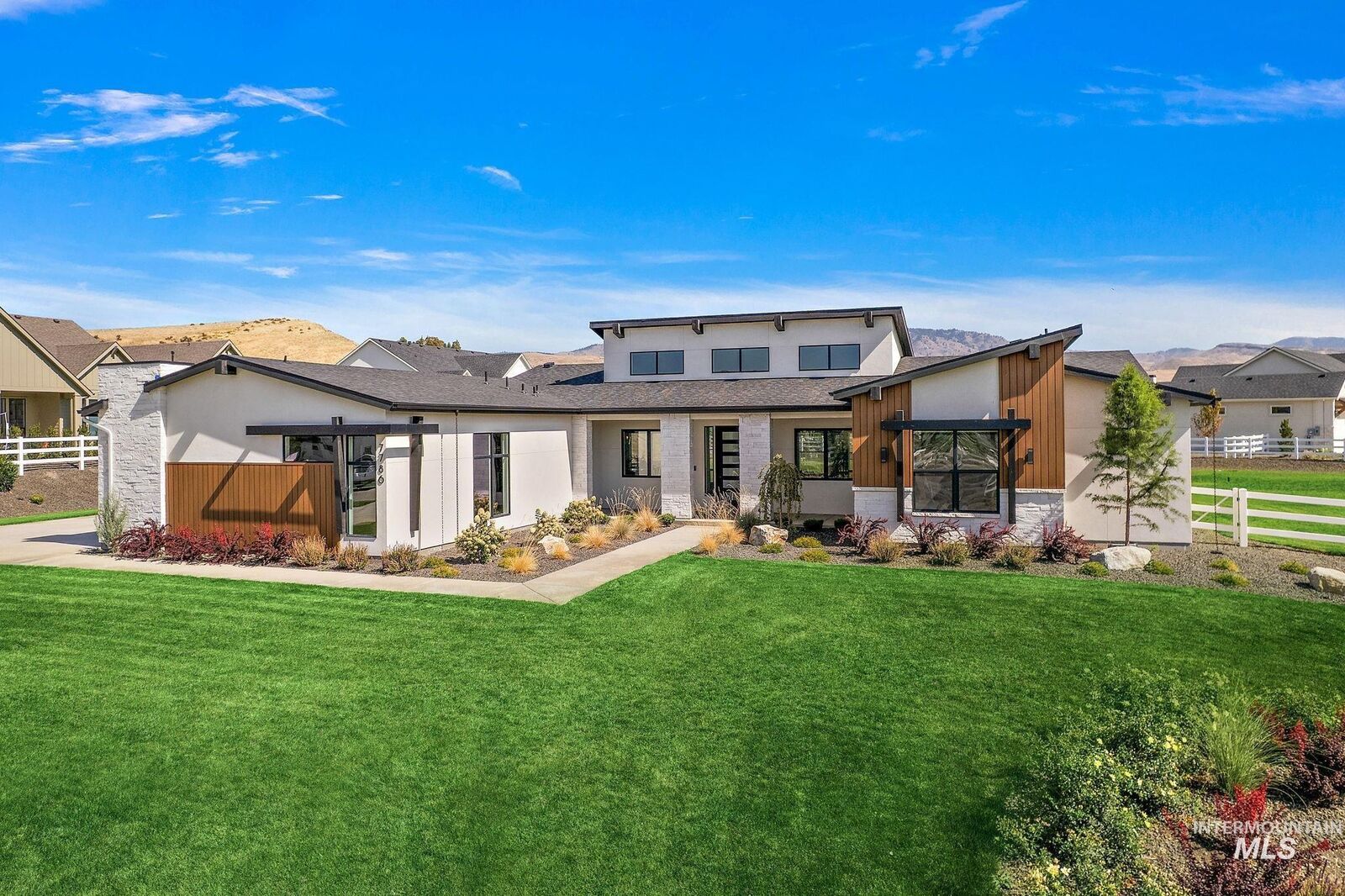 Property Photo:  7786 W Diamond Lake Dr  ID 83714 