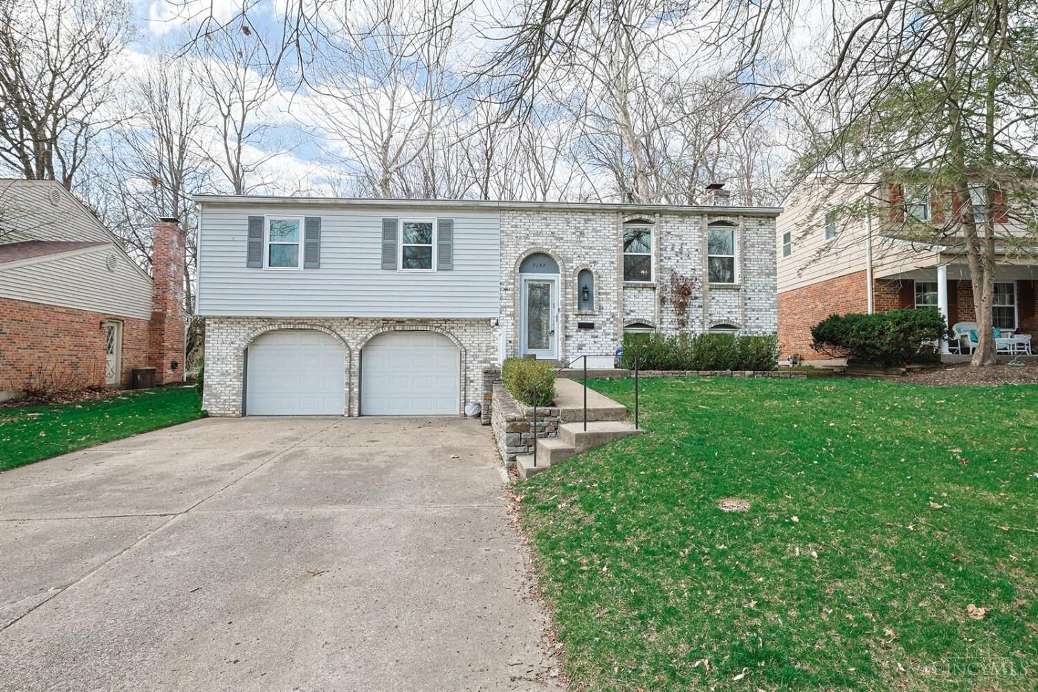 Property Photo:  7157 Grantham Way  OH 45230 