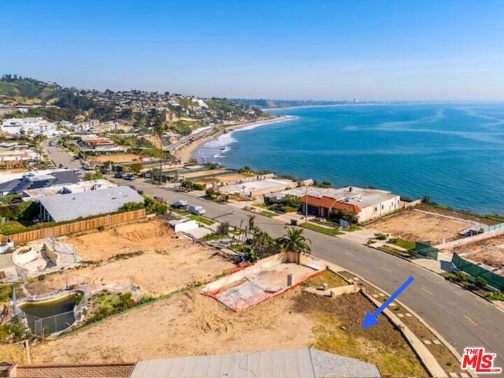 Property Photo:  18431 Coastline Dr  CA 90265 