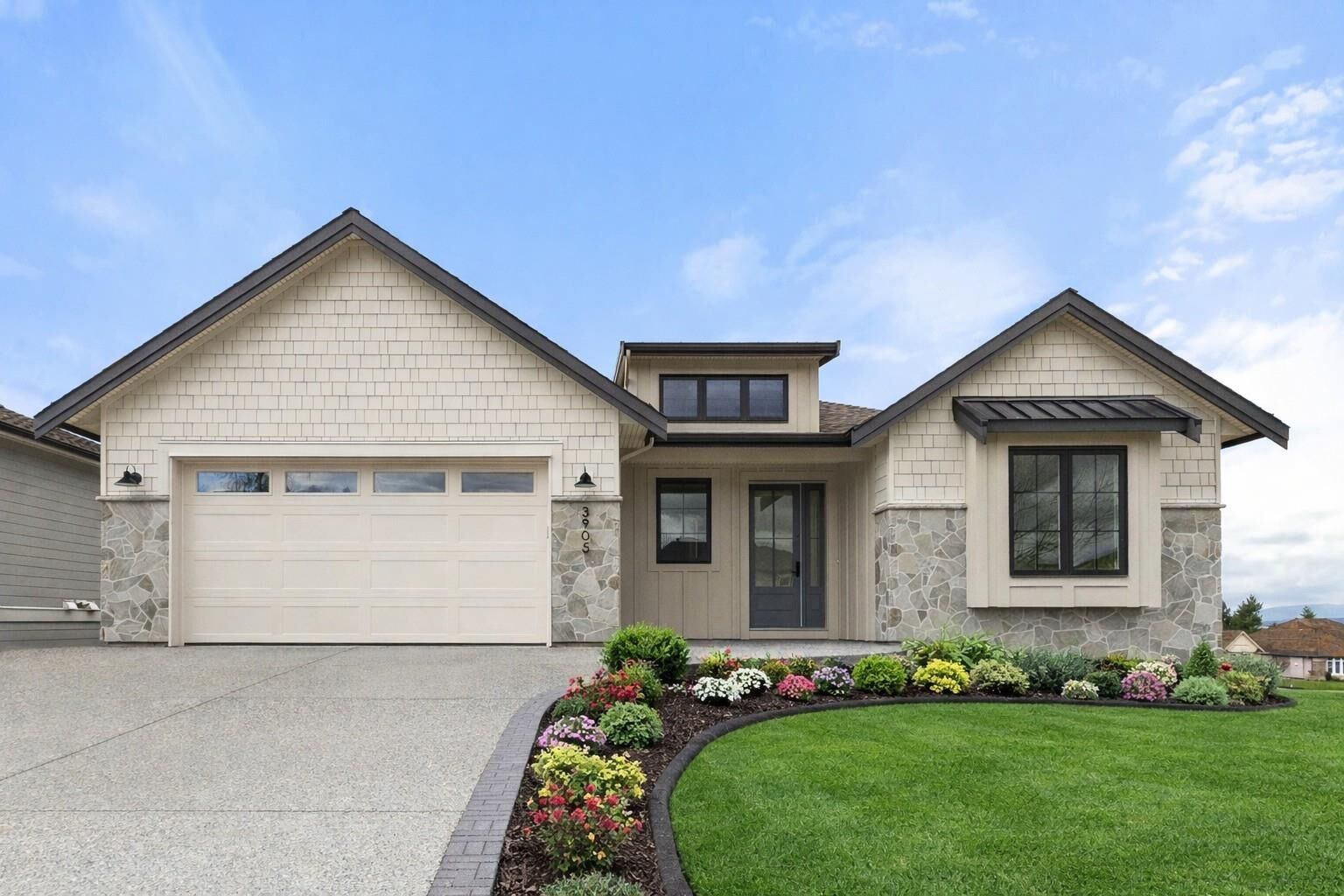 Photo de la propriété:  3905 Latimer Street  BC V2S 2J4 