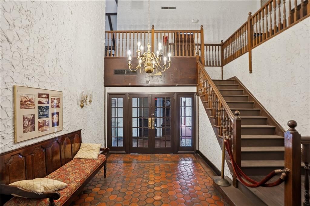 Property Photo: 6851 Roswell Road F32 GA 30328