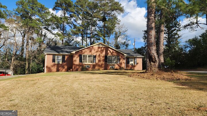 Property Photo:  427 General Winship Drive S  GA 31204 