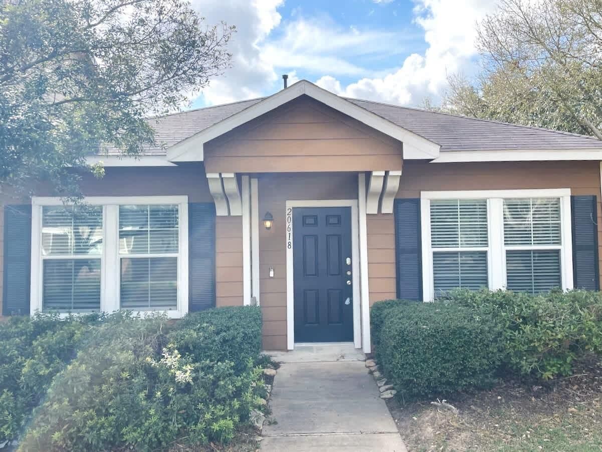 Property Photo: 20618 Sycamore Crest Lane TX 77449