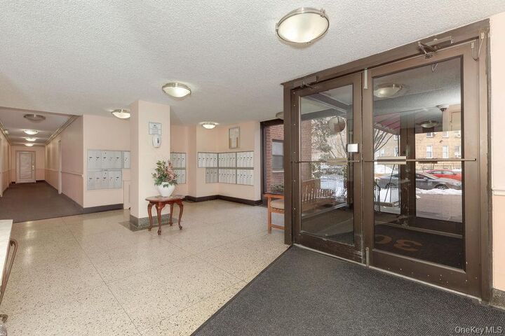 Property Photo:  30 Fleetwood Avenue 5G  NY 10552 