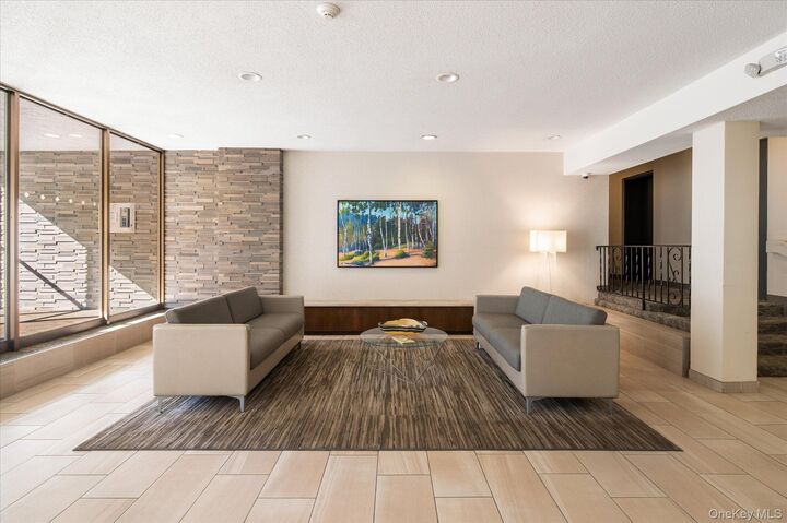 Property Photo:  414 Benedict Avenue 3B  NY 10591 