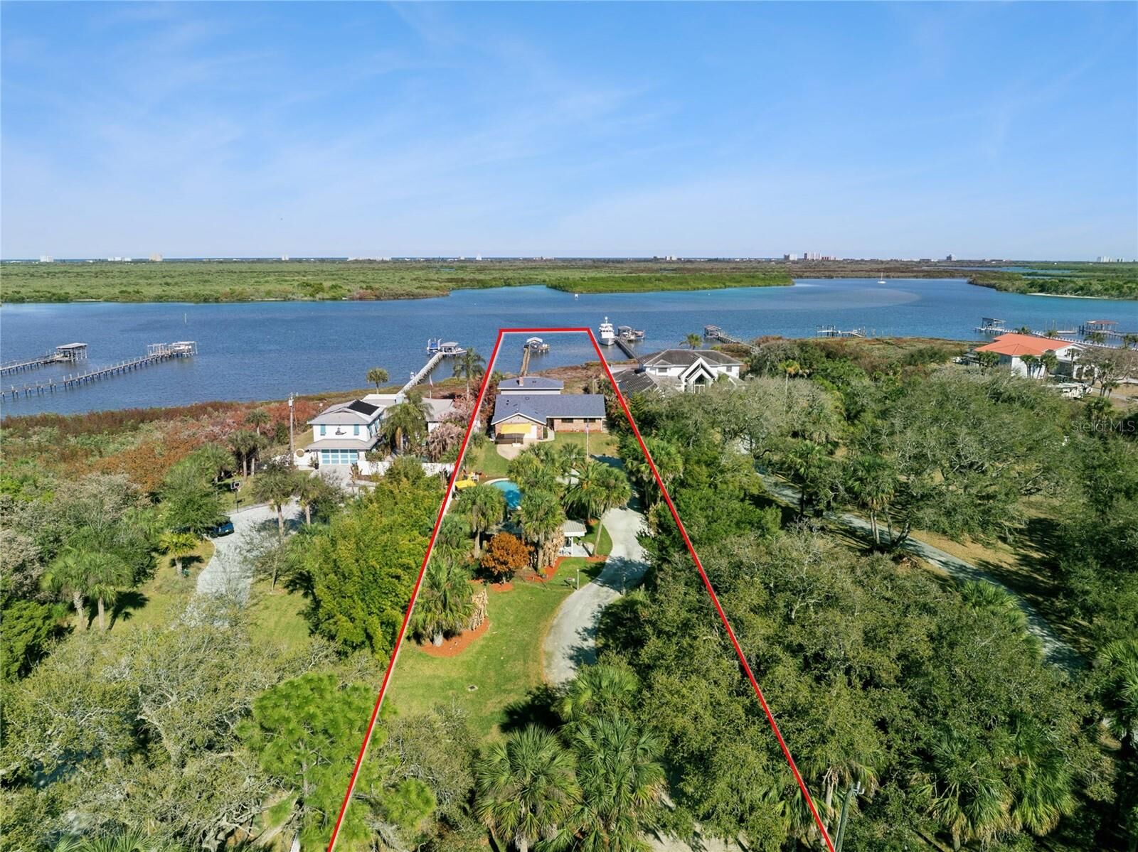 Property Photo: 1703 S Riverside Drive FL 32168