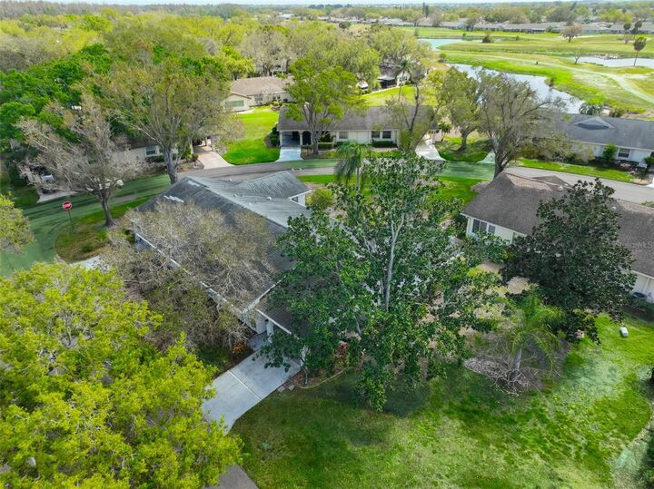 Property Photo:  2004 Halidom Way  FL 33573 