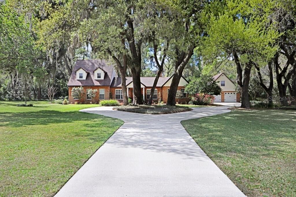Property Photo: 36805 Waterfall Drive FL 33525