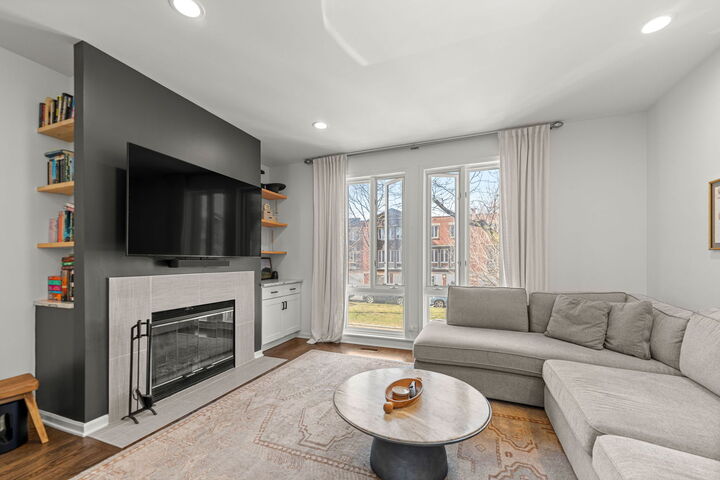 Property Photo:  1422 S State Street  IL 60605 