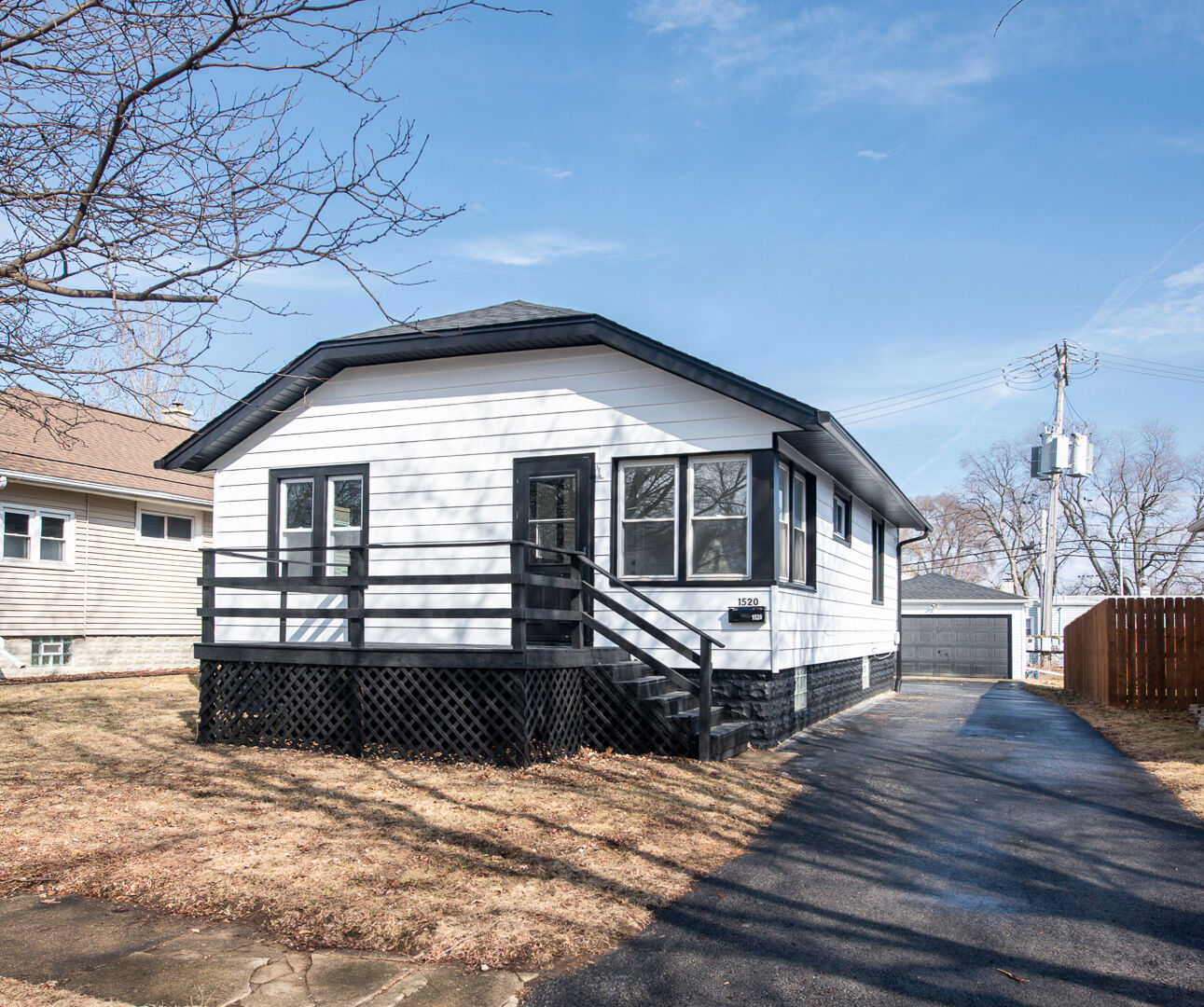 Property Photo:  1520 N Prairie Avenue  IL 60435 