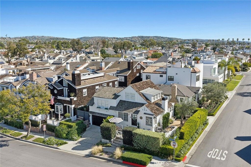 Property Photo:  420 Acacia  CA 92625 