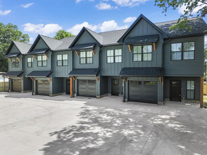 Property Photo:  211 S Porter St  TN 37398 