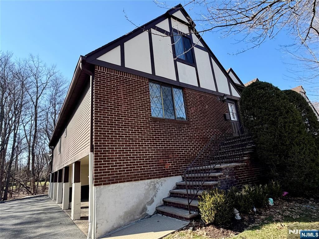 Property Photo:  38 Holiday Court T038  NJ 07675 