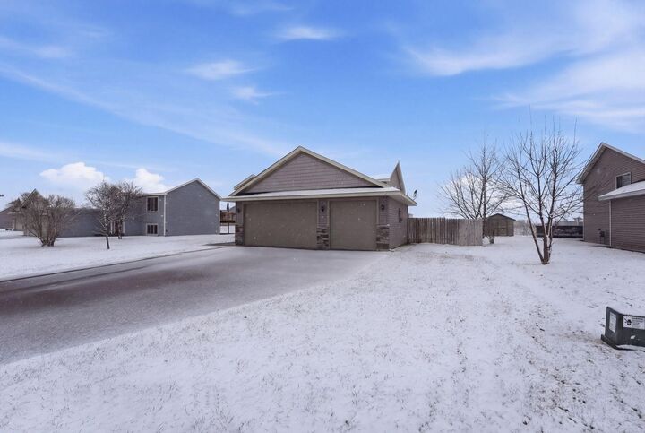 Property Photo:  811 2nd Avenue SW  MN 56367 