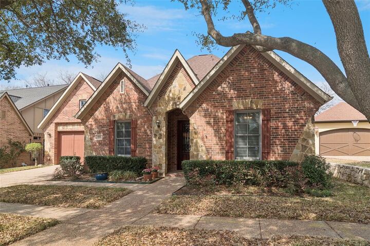 Property Photo:  6411 Tuscany Park Drive  TX 76016 