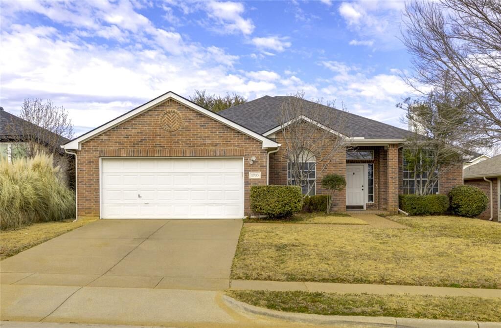 Property Photo: 1703 Birch Lane TX 76210