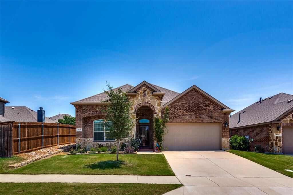 Property Photo:  1913 Lake Wood Trail  TX 75068 