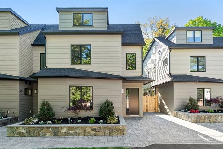Property Photo:  956 Walnut Street 3  MA 02461 