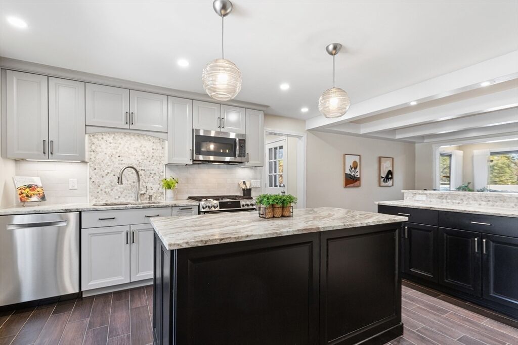 Property Photo:  14 Niblick Way 14  MA 01864 