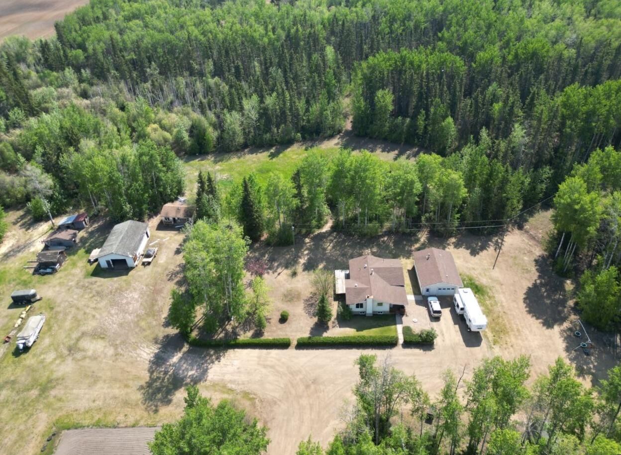 Property Photo: 14371 Twp Rd 1072 AB T0H 2H0