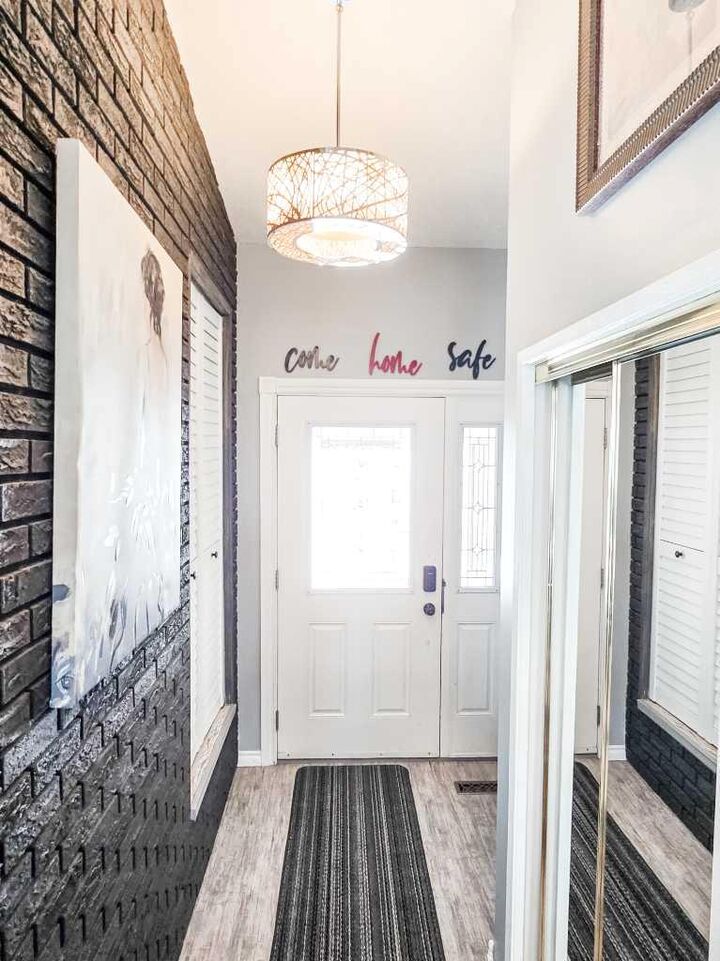 Photo de la propriété:  4337 10 Avenue  AB T7E 1B1 