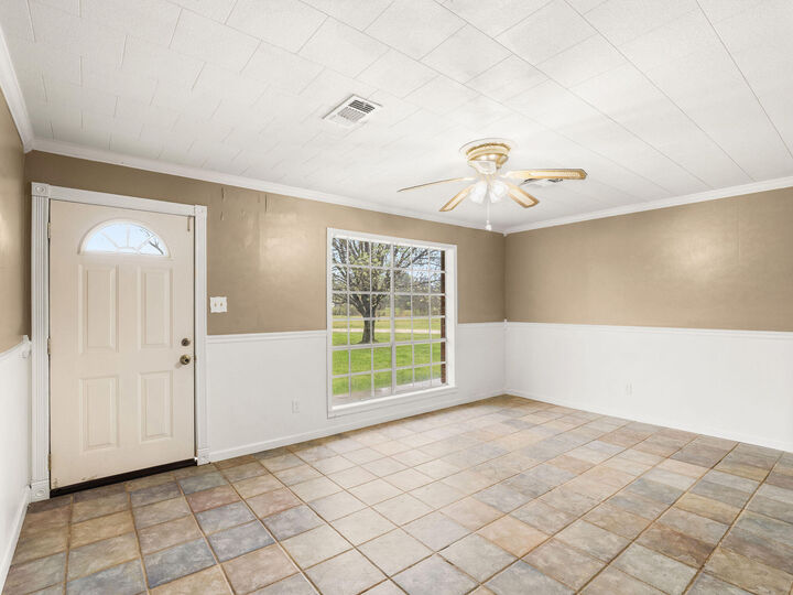 Property Photo:  707 W Hawthorne Rd  LA 71446 