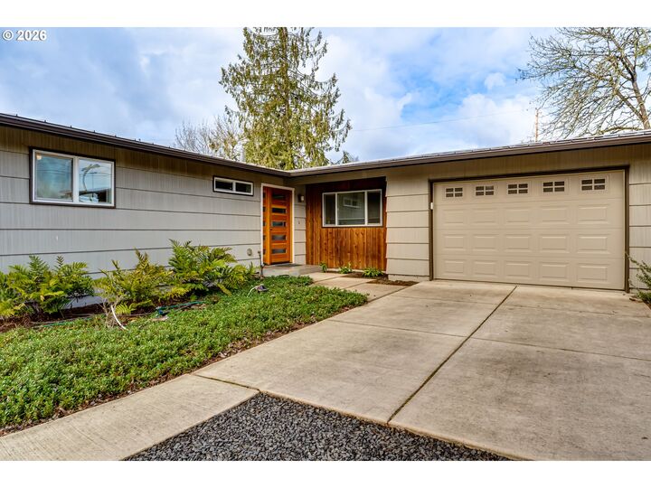 Property Photo:  555 Stafford Ct  OR 97405 