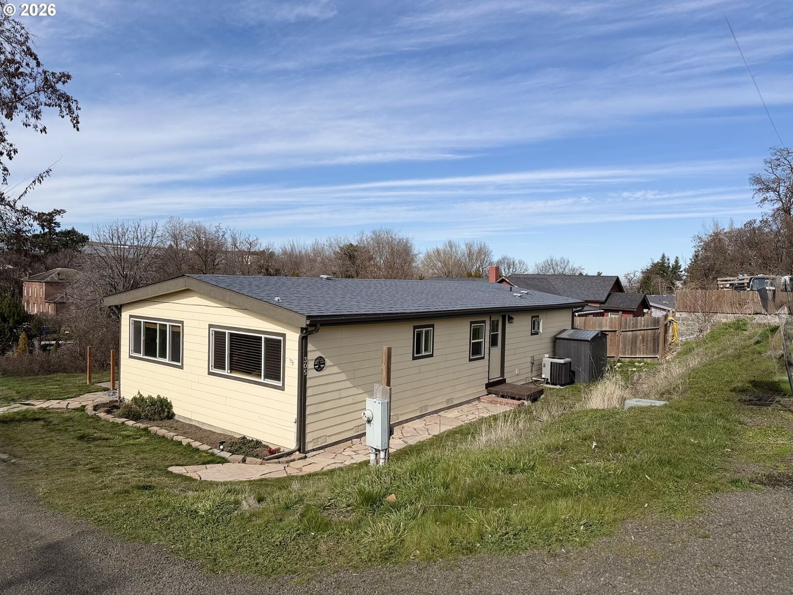 Property Photo:  305 N Broad St  OR 97886 