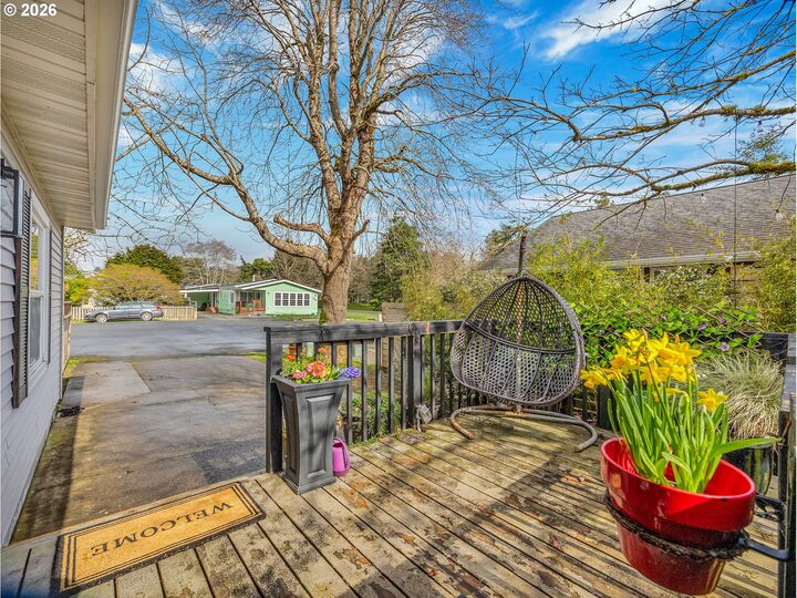 Property Photo: 411 Kimberly Ct OR 97110