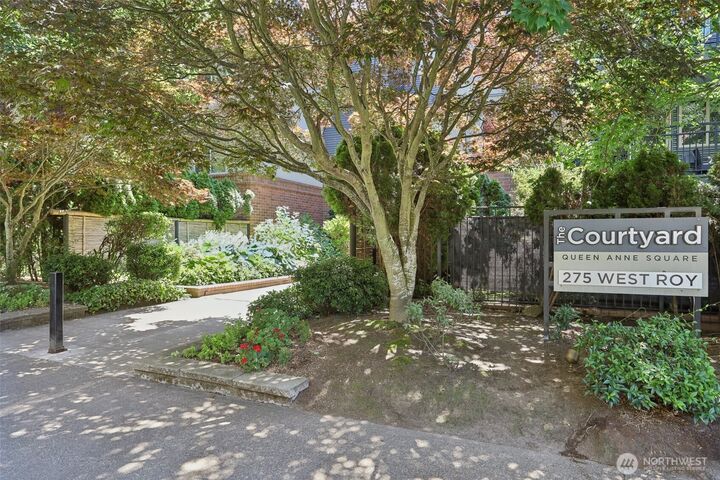 Property Photo:  275 W Roy Street 114  WA 98119 