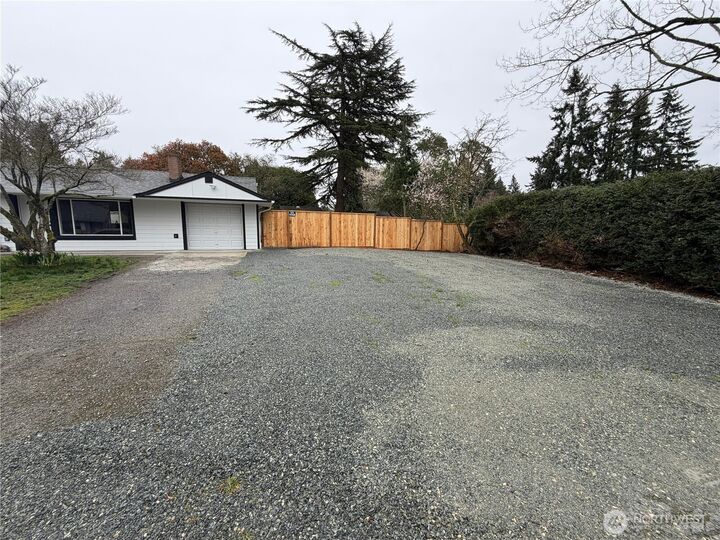 Property Photo: 19502 2nd Avenue S WA 98148