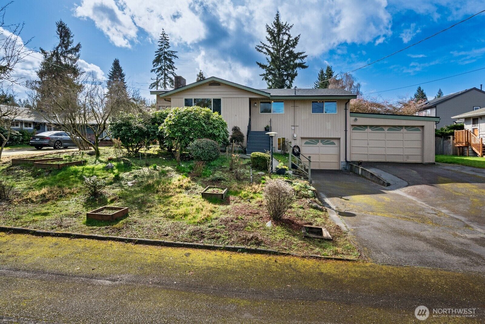 Property Photo:  2315 N 171st Street  WA 98133 