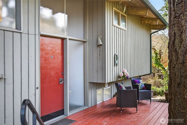 Property Photo:  3921  25th Avenue S  WA 98108 