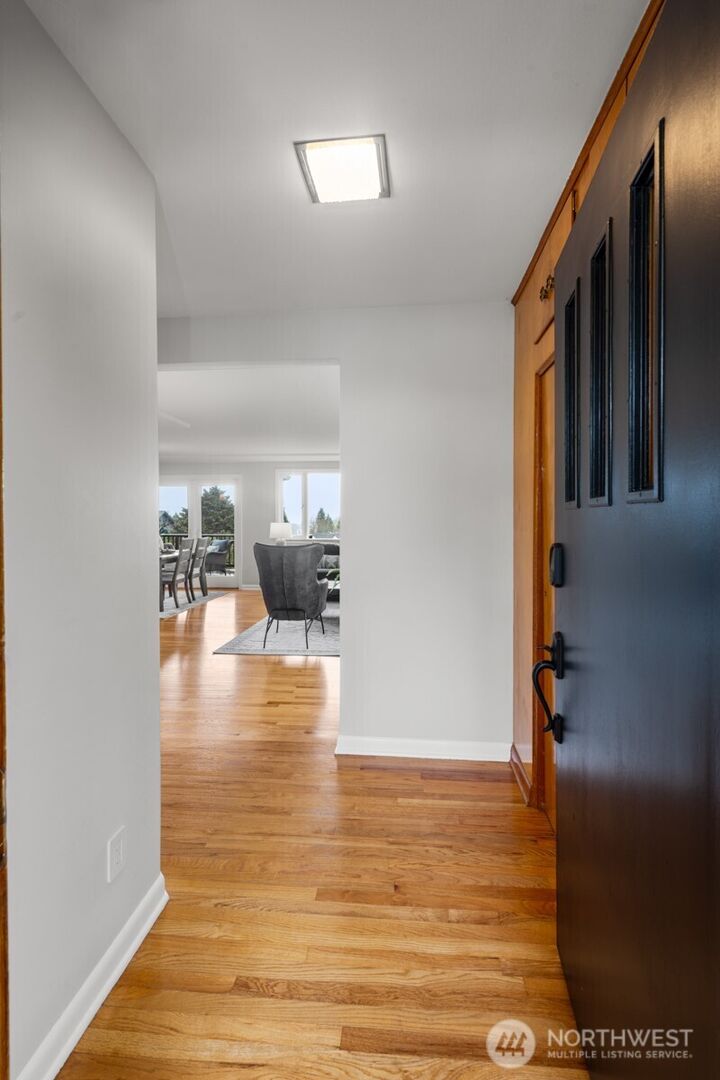 Property Photo:  3112 W Mansell Street  WA 98199 