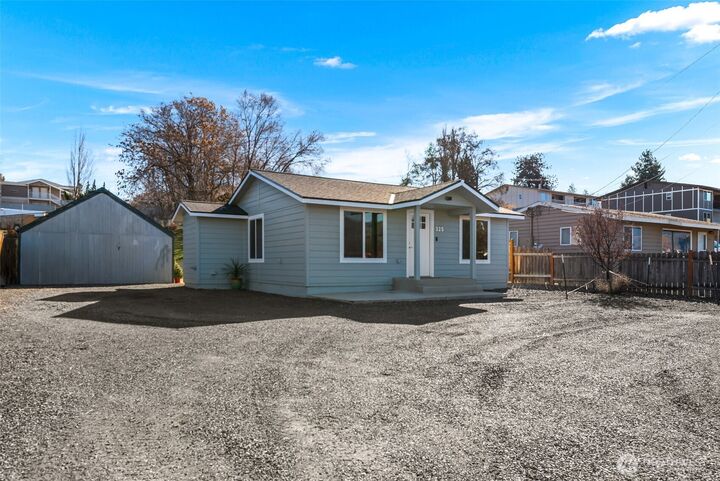 Property Photo:  325  Eastmont Ave  WA 98802 