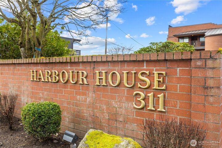 Property Photo:  311 S 2nd Street 101  WA 98033 
